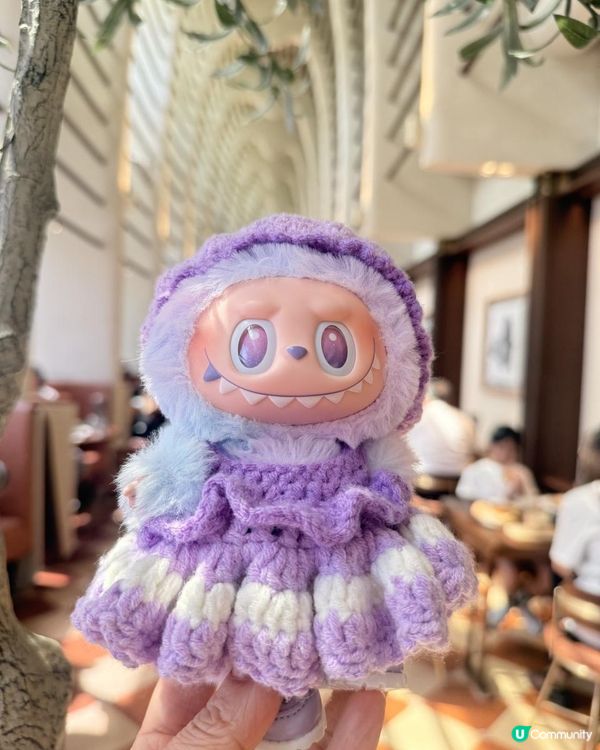 歐陸教堂建築風 + 紅白地磚 Cafe