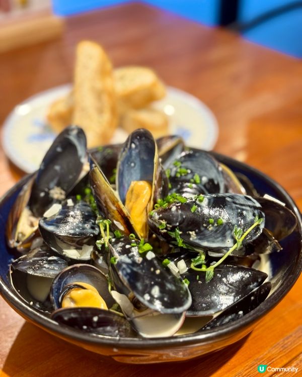 坑口超高質人氣西餐 必吃新鮮嫩青口