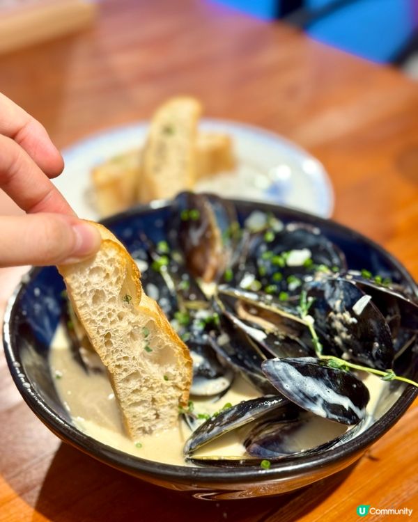 坑口超高質人氣西餐 必吃新鮮嫩青口