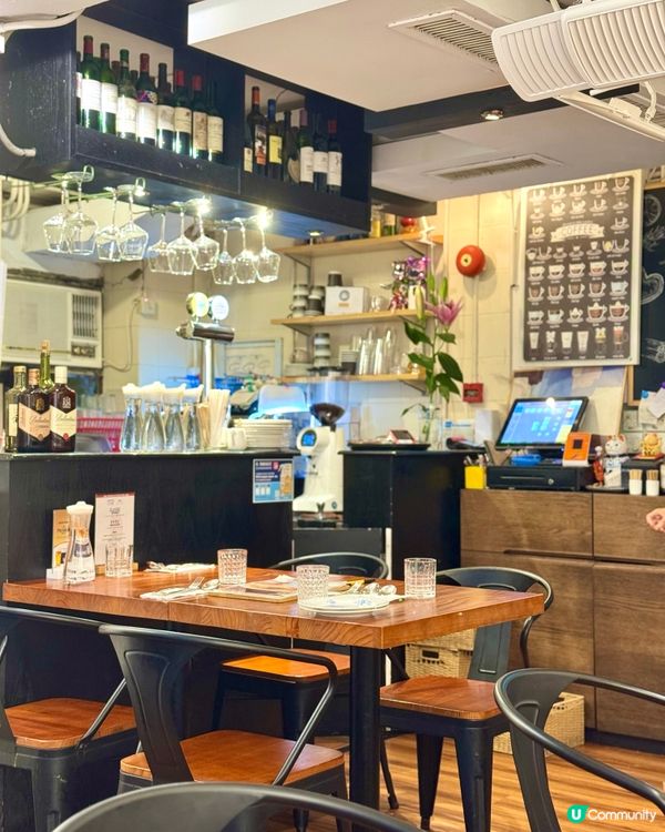 坑口超高質人氣西餐 必吃新鮮嫩青口