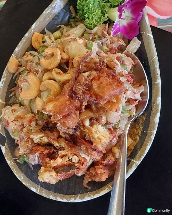 海鮮桶爆餡！🦐🦀🦑  
西貢必食！豪氣海鮮桶，成桶倒落