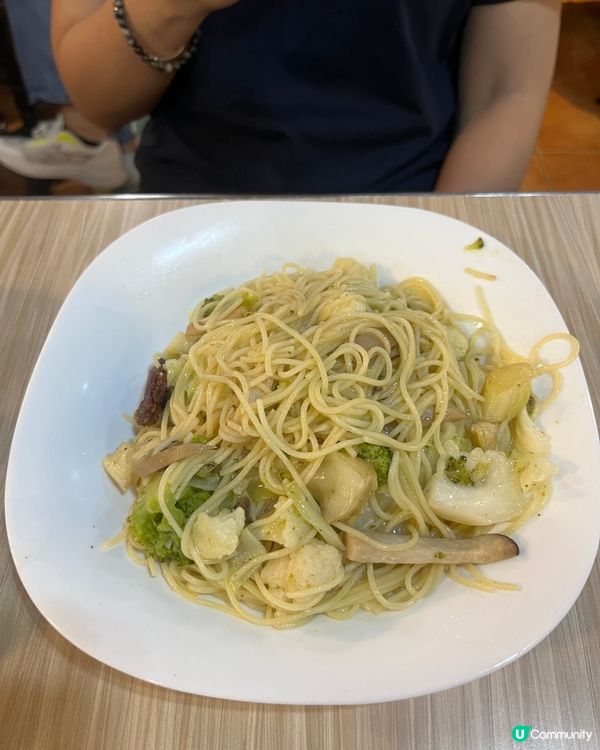 🌿 企業廣場新發現！素食餐廳靜靜地好味😋