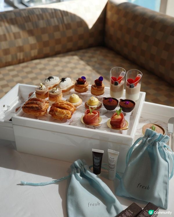 Afternoon tea🍓𝒞𝓊𝒸𝒾𝓃𝒶 與 