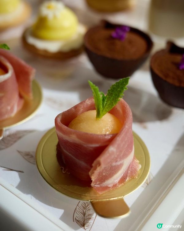 Afternoon tea🍓𝒞𝓊𝒸𝒾𝓃𝒶 與 