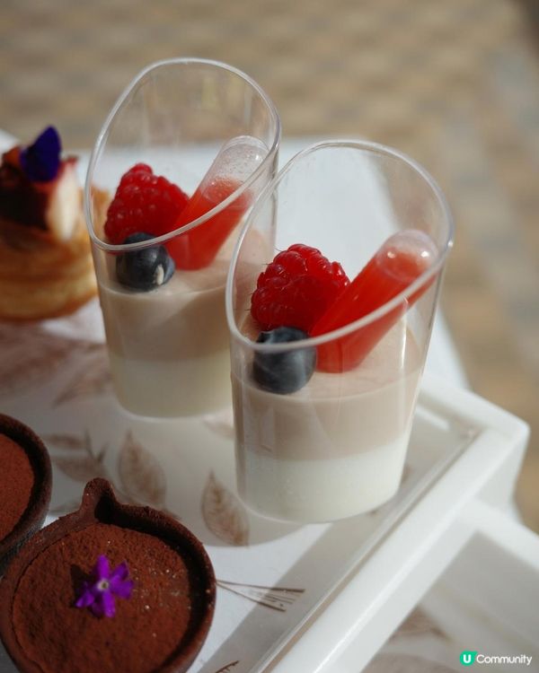 Afternoon tea🍓𝒞𝓊𝒸𝒾𝓃𝒶 與 