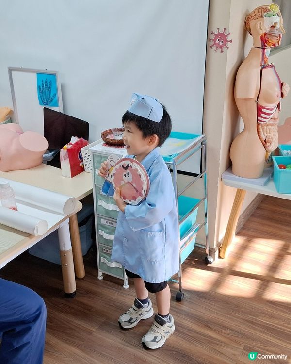 Adrian好鍾意role play醫生護士, 成日係屋企要...