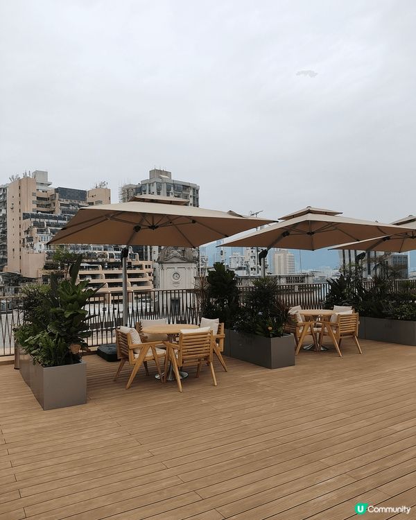 澳門最新天台壁畫打卡點M8商場，鄰近議事亭前地，B1至3樓係...