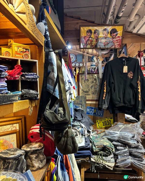 港島區兩層超大古著店🧥不經不覺已經有30年歷史😍