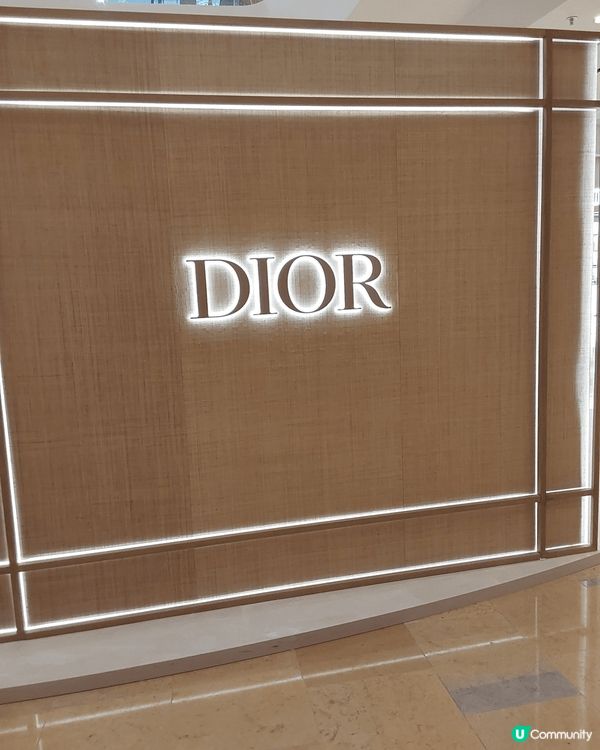 Dior夏日奢華美學！金鐘太古廣場見！☀️💄🌊