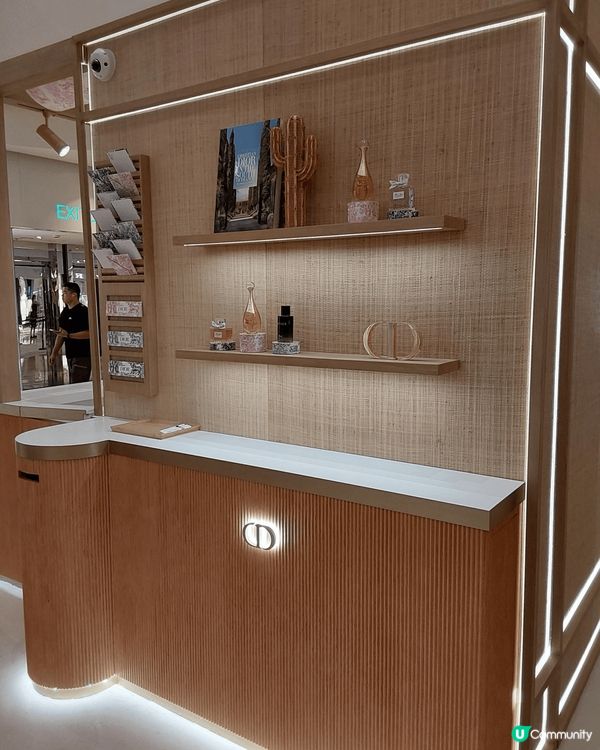 Dior夏日奢華美學！金鐘太古廣場見！☀️💄🌊