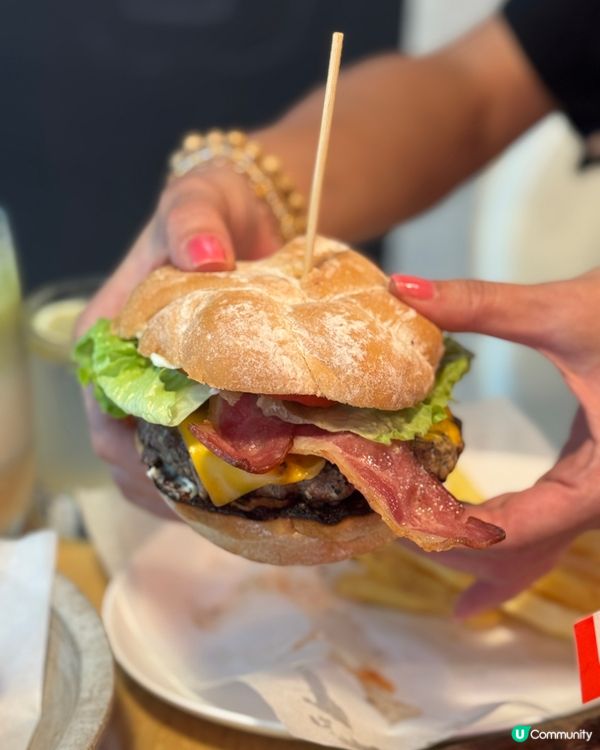 星期三雞翼$3！星期四$100牛扒+芝士拉絲薯條