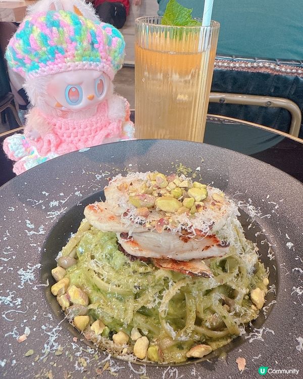 黑白型格Cafe！開心果意粉超正🤤！