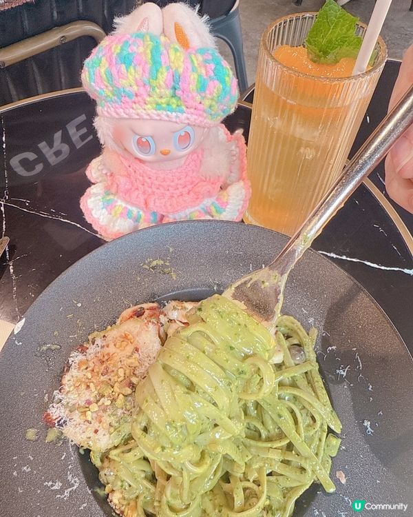 黑白型格Cafe！開心果意粉超正🤤！