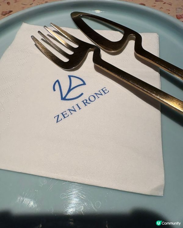 1.  隱蔽小店🍜！紫菜絲超吸睛😍！環境一流！