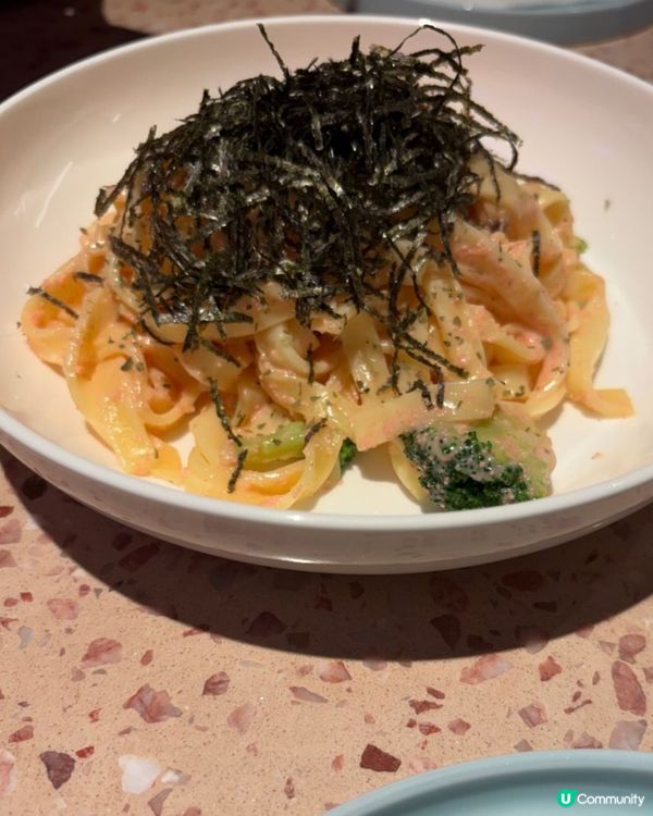 1.  隱蔽小店🍜！紫菜絲超吸睛😍！環境一流！