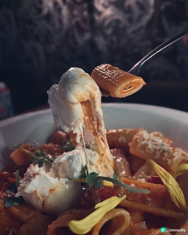 尖沙咀live band 餐廳🪩二人餐勁抵食威靈頓牛柳