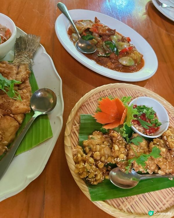 人工流水瀑布吃泰北菜 