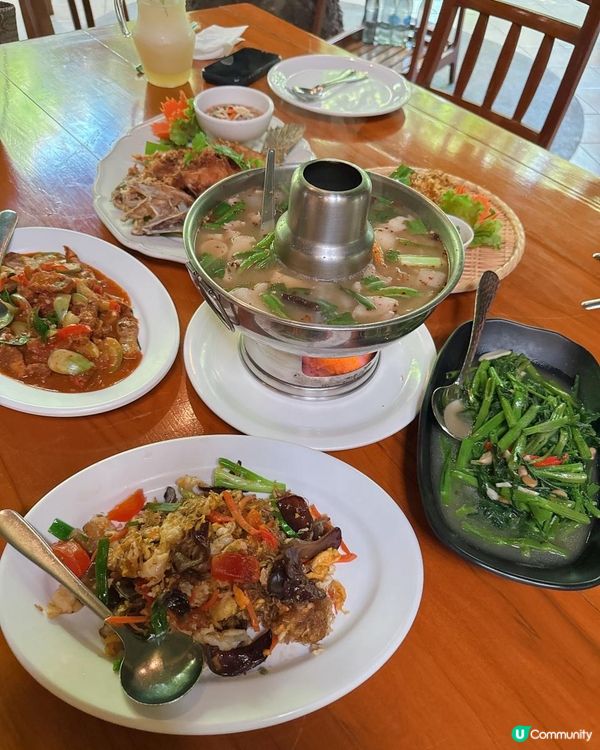 人工流水瀑布吃泰北菜 