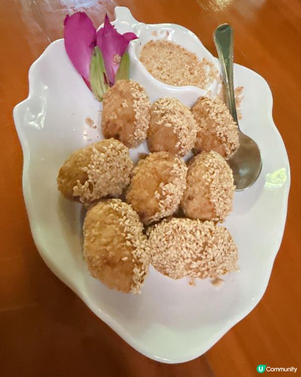 人工流水瀑布吃泰北菜 