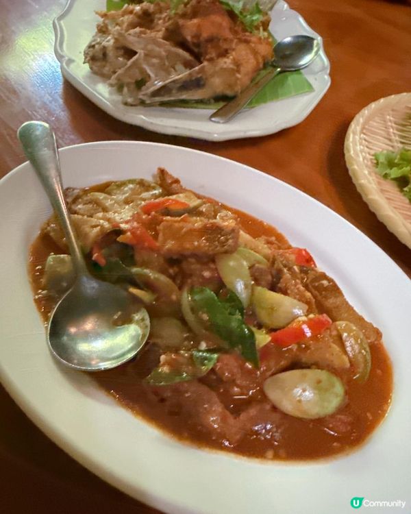 人工流水瀑布吃泰北菜 