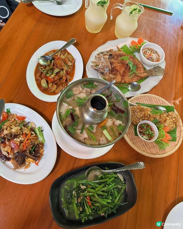 人工流水瀑布吃泰北菜 