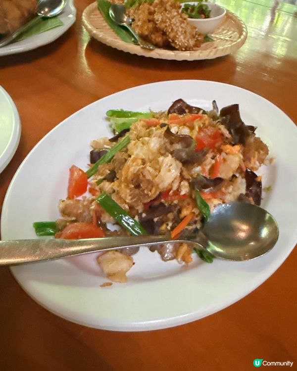 人工流水瀑布吃泰北菜 