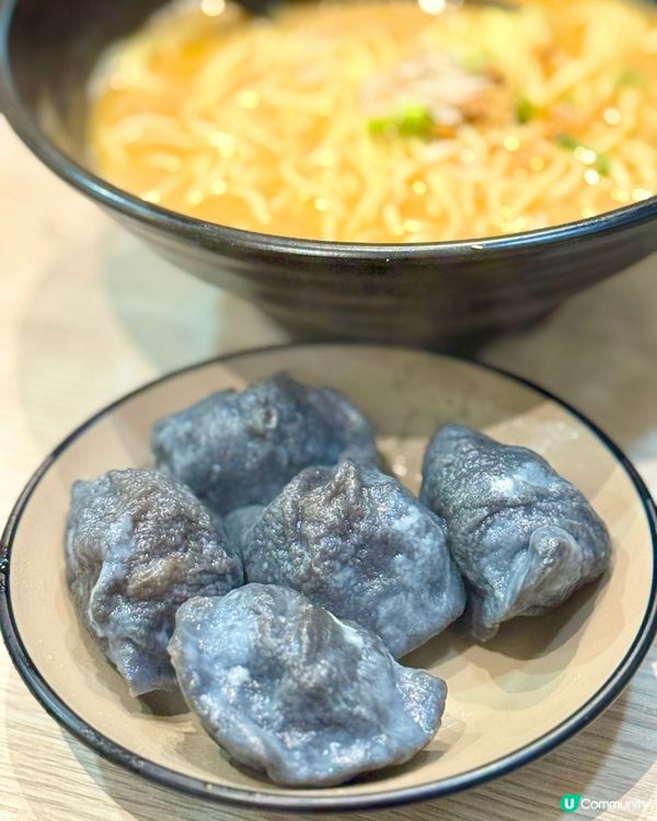 旺角必試招牌墨魚馬蹄餃  餃皮煙靭餡料鮮甜