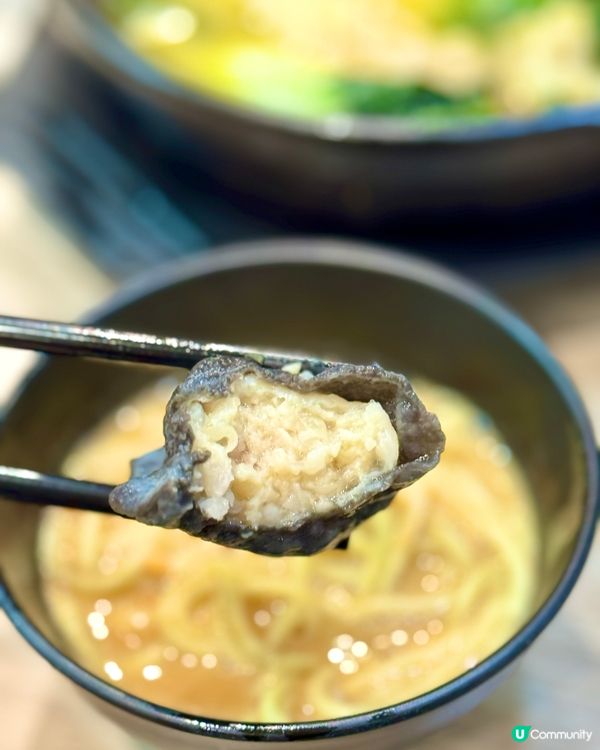 旺角必試招牌墨魚馬蹄餃  餃皮煙靭餡料鮮甜