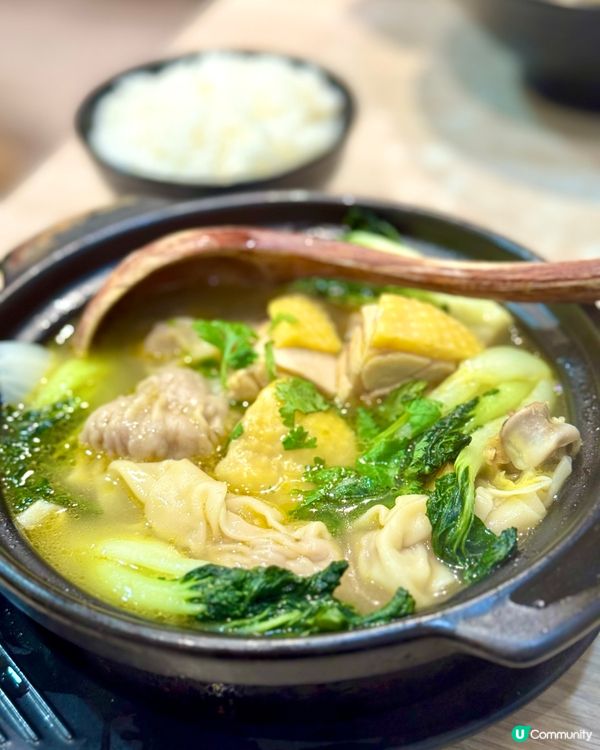 旺角必試招牌墨魚馬蹄餃  餃皮煙靭餡料鮮甜