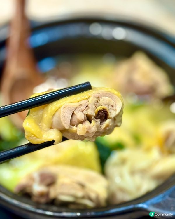 旺角必試招牌墨魚馬蹄餃  餃皮煙靭餡料鮮甜