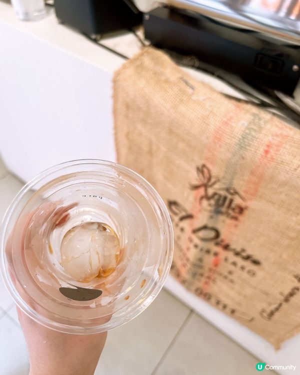澳門Pace冰球咖啡🥃！純白空間＋手沖黑咖藝術🖤