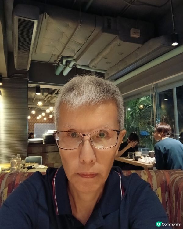 昨晚生日朋友邀請往柏寧酒店自助餐，環境幽雅，又有多款美食，例...