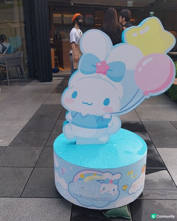 啟德的肉桂捲茶点很美味，也參觀了崇光百貨，那裡有各種各樣漂亮...