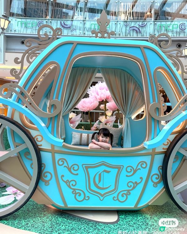 每個小女孩都有一個公主夢!雖然人仔細細,但佢都唔例外見到逾