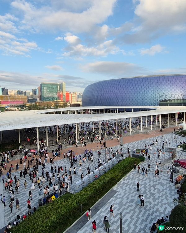 啟德體育園區，演唱會前太多人，到此餐廳休息一下才入場