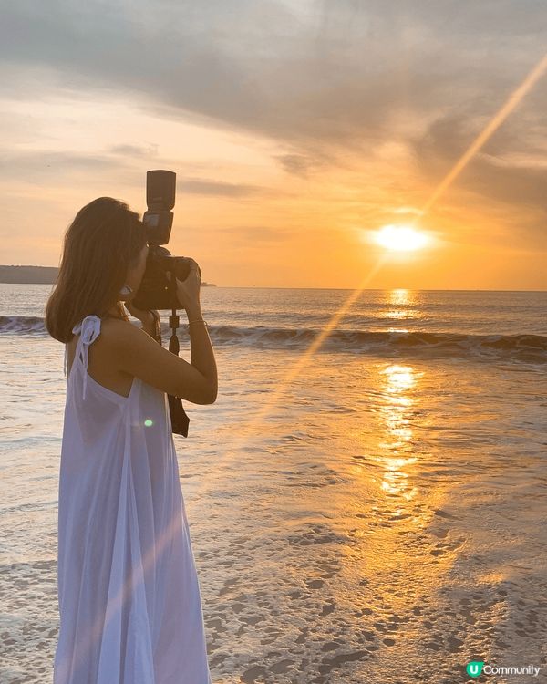 這兩張照片是我在峇里島旅遊時拍的，陽光與海灘是我最享受的時光...