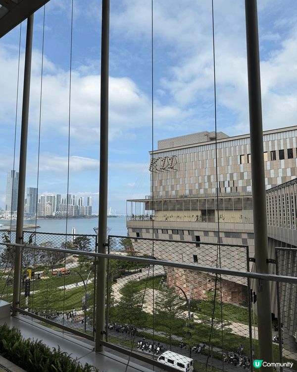 於深圳蛇口最新開幕的K11商圈，集合藝術、美食、遊玩設施於一...