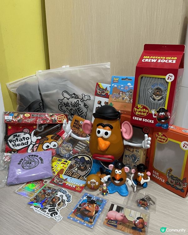 位於台中一間以薯蛋頭為主題的店「買你笑臉」，內有不同口味的雞...