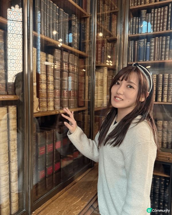 約翰·萊蘭茲圖書館真係超有氣氛，像走入哈利波特世界📚✨ 無論...