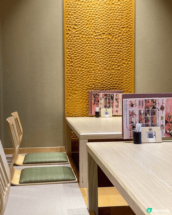 海之戀有間日式餐廳，提供部分和室座位，和室需要除鞋進入，幾有...