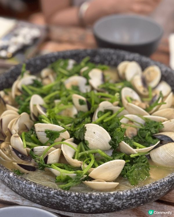 澳門兩日一夜，到訪了著名景點大三巴，還吃了好多美食，有豬扒包...