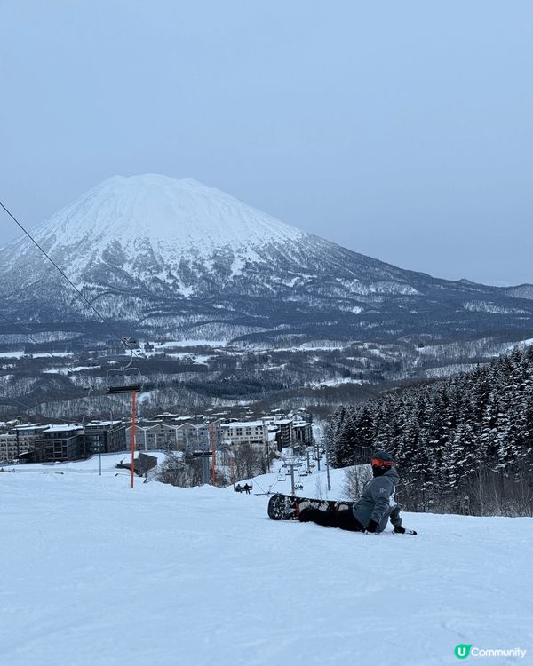 今年冬天去咗北海道滑雪，滑雪真係好好玩，仲要望住羊蹄山滑，係...