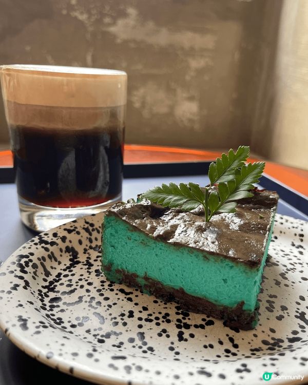 韓國明洞玩味Cafe 仲有薄荷朱古力巴斯克蛋糕同埋各種搞笑造...