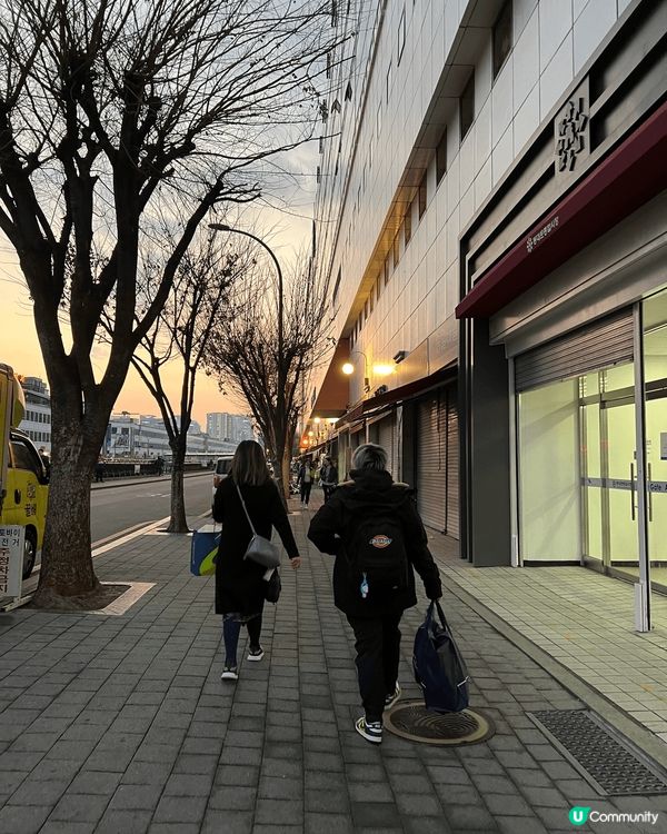 這是我旅行的一些精彩瞬間！每張照片都捕捉了我探索新地方的快樂...