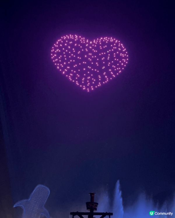 珠海長隆海洋王國，呢度個煙花超級靚，睇過咁多煙花，真係超逼真...