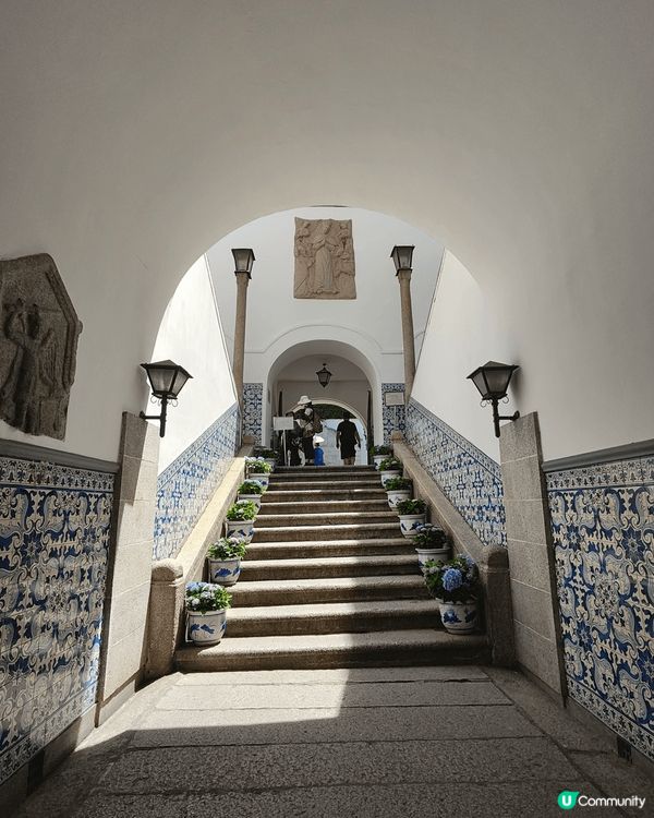 澳門市政署，位於議事亭前地正對面，免費參觀，傳統精緻葡式建築...