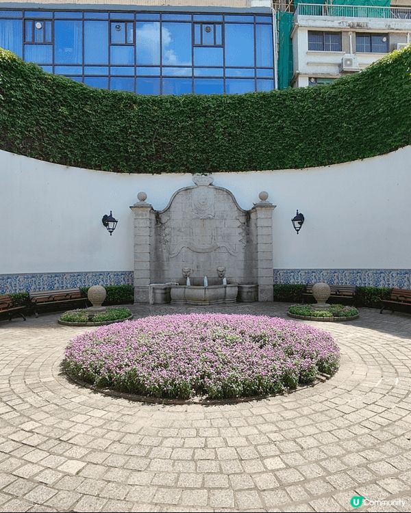 澳門市政署，位於議事亭前地正對面，免費參觀，傳統精緻葡式建築...