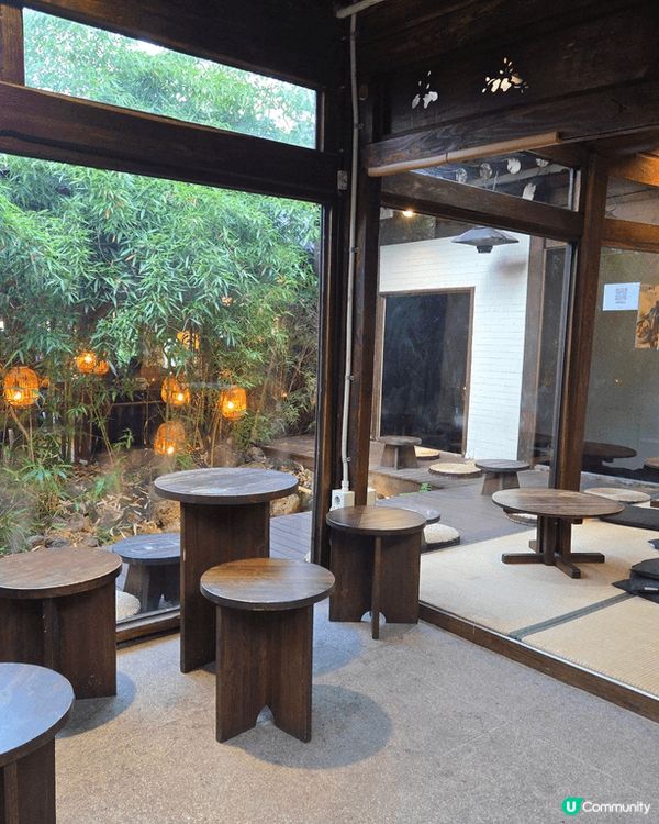 益善洞韓國村入面既隱世咖啡店，環境清幽，最驚喜既係佢既梳夫厘...