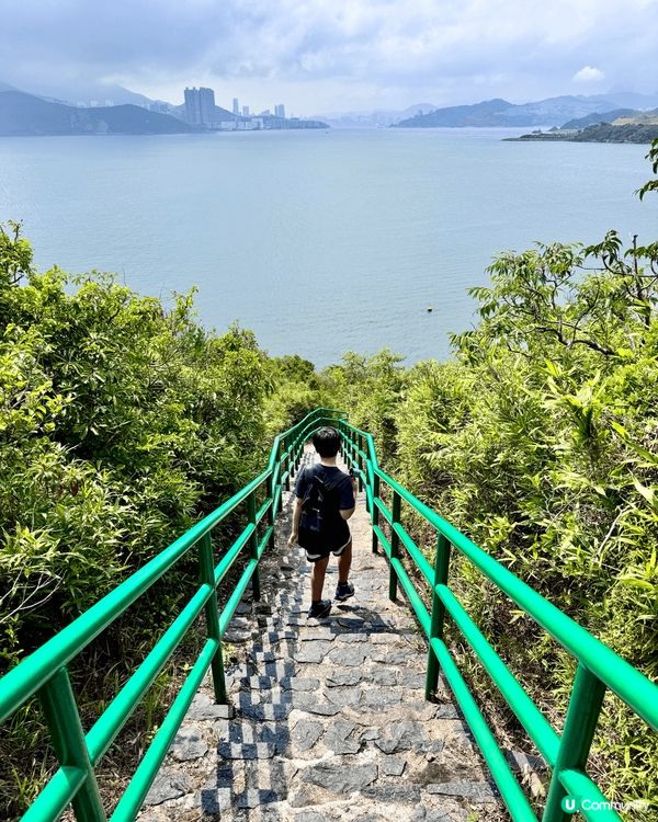 假期去東龍島，可以由西灣河或者油塘出發，坐船入去，行山之餘仲...