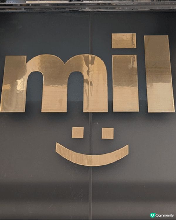 1) Smile at Wanchai cafe, 2)Ca...